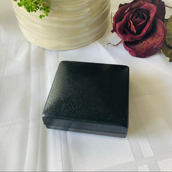 Vintage Woodsonia Hong Kong purple rivoli stone gold tone cufflinks. - Picture 8 of 8